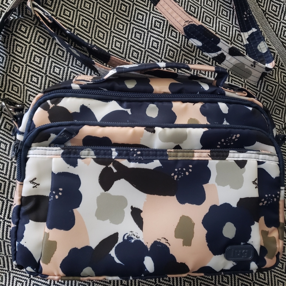 Lug Scoop in Multi Floral